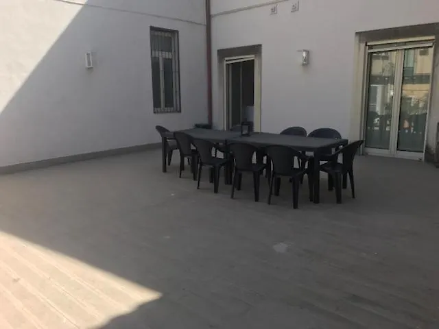 Suite Con Terrazza In Centro Storico Katanya Daire