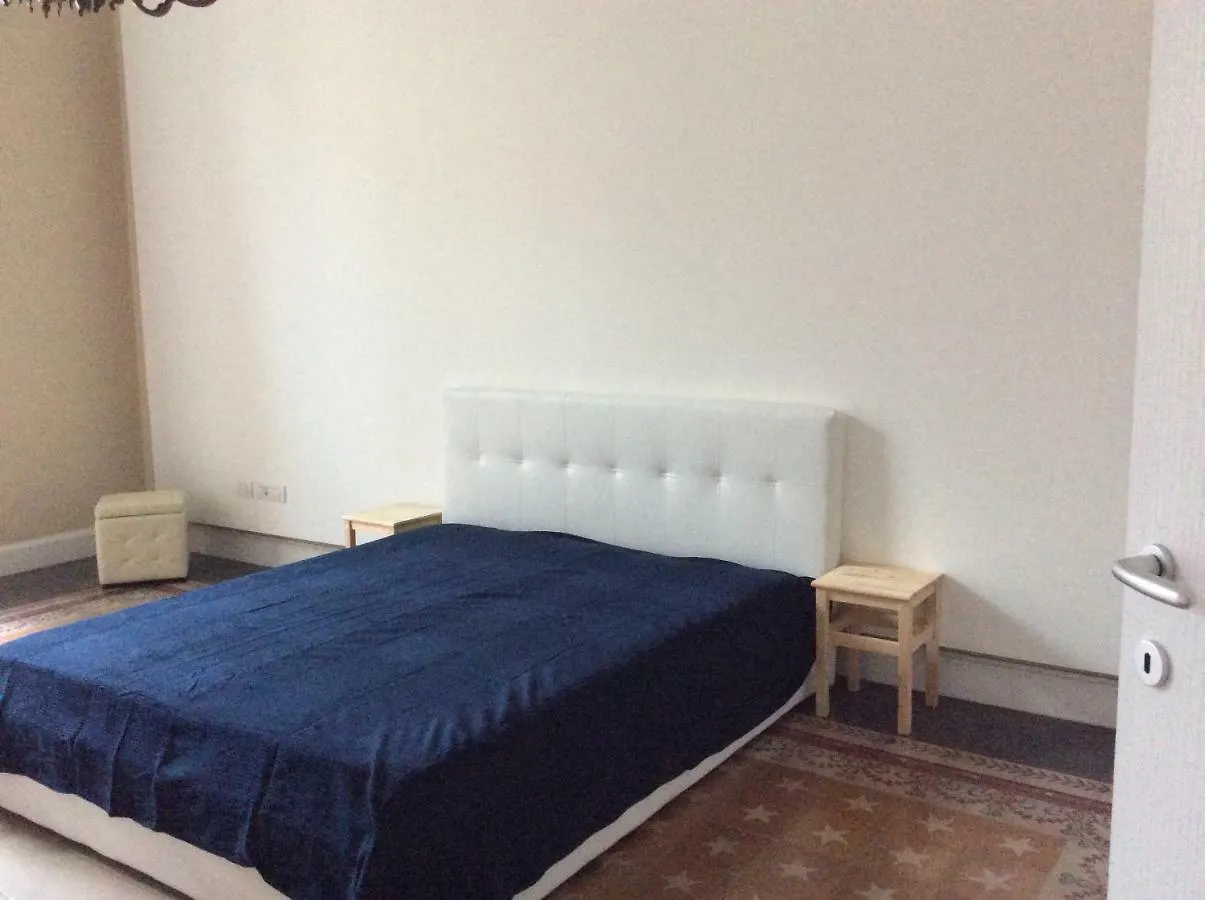 Suite Con Terrazza In Centro Storico Katanya Daire