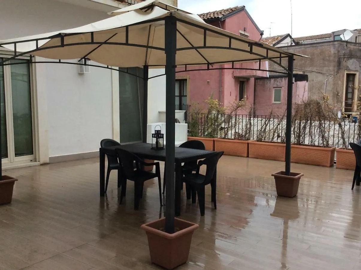 Suite Con Terrazza In Centro Storico Catane Appartement