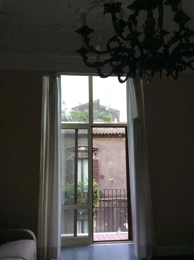 Suite Con Terrazza In Centro Storico Katanya Daire